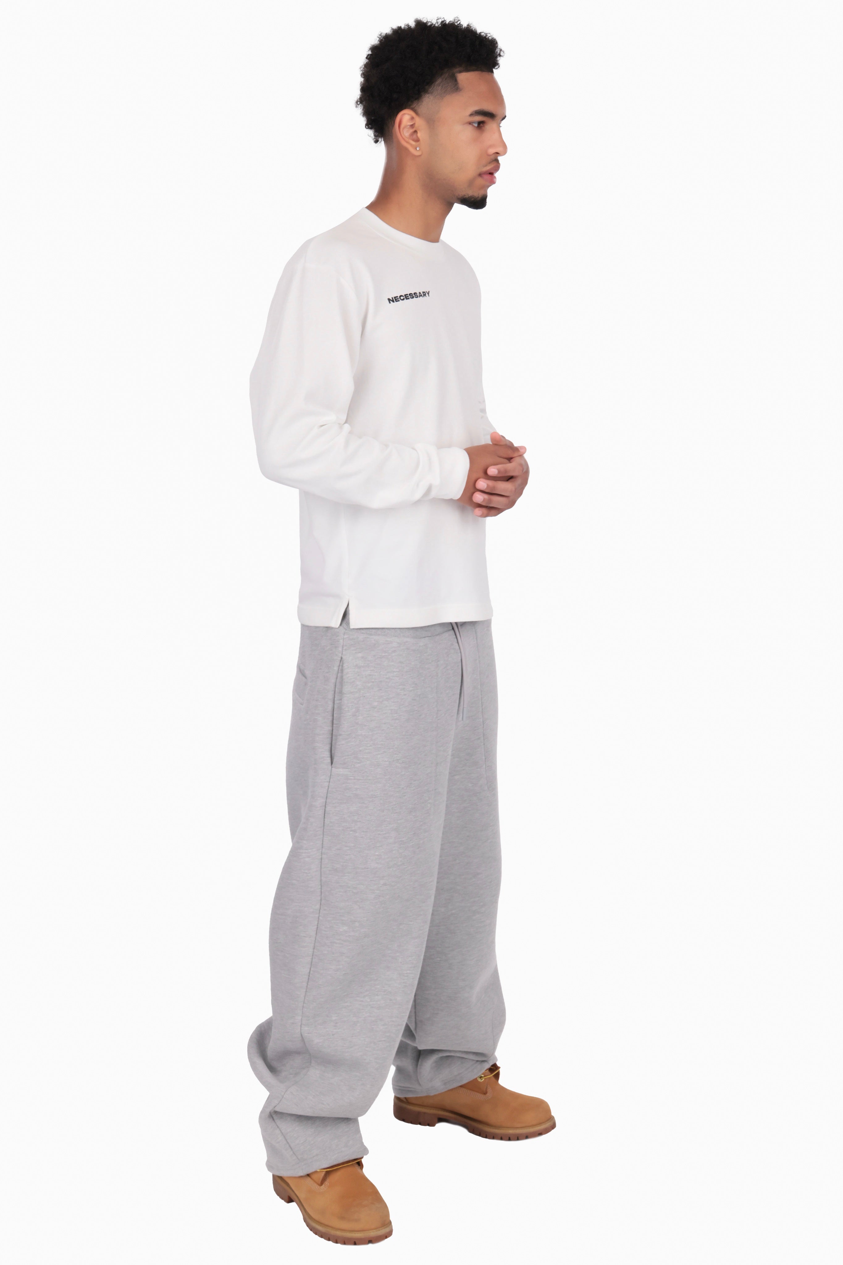 HIGH-END ESSENTIAL SWEATPANTS